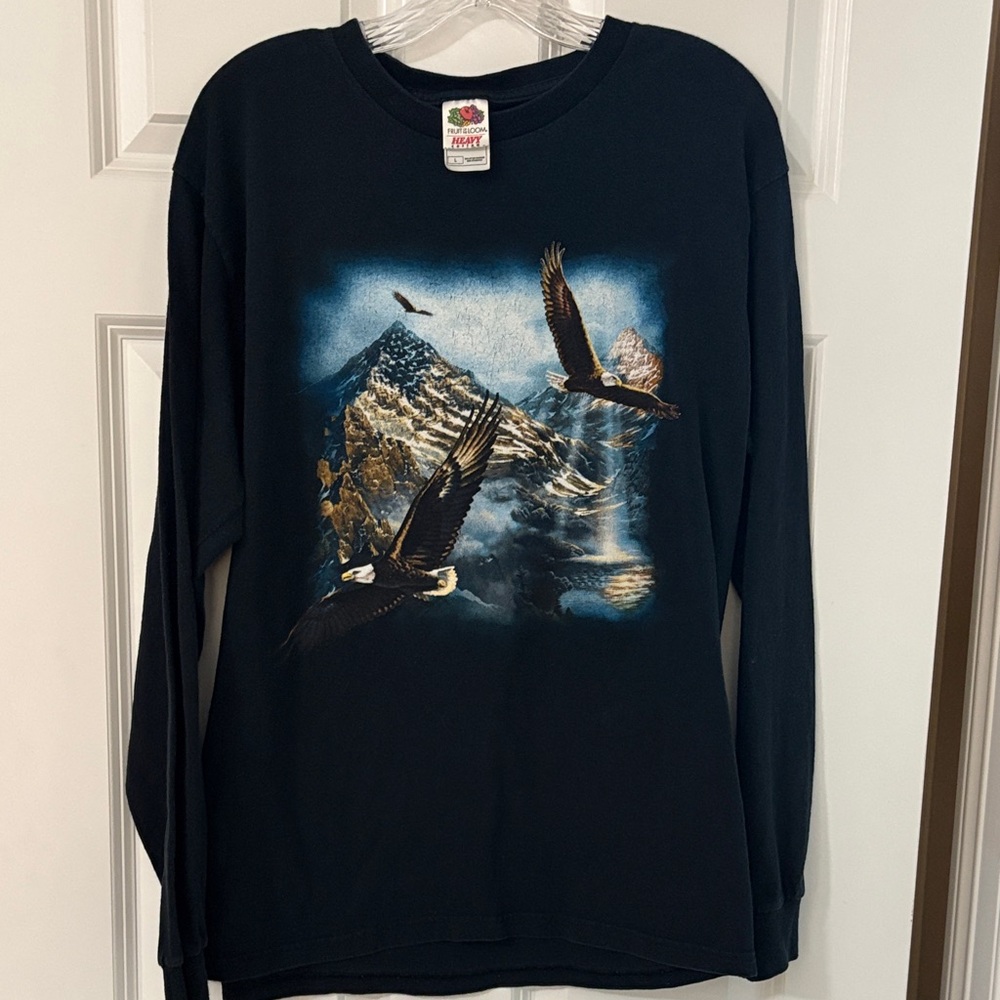 Fruit of the Loom Long Sleeve Eagle and Mountain Design T-shirt. Sz L.